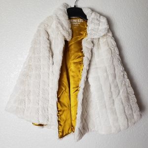 Oshkosh Girls Faux Fur Cape